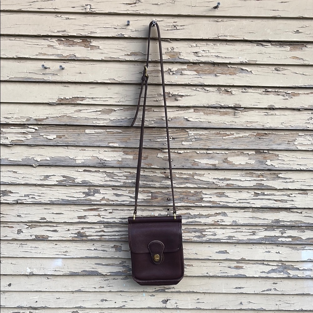 Vintage Coach Brown Leather Crossbody  ✨shipping included ✨